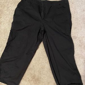 Black Capri pants